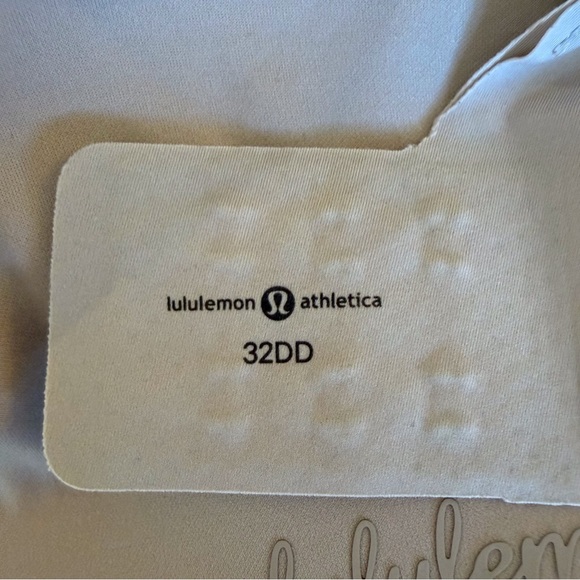 Lululemon Bra. Size 32DD. No pads, Lulu spellout on band. No flaws. - Picture 5 of 5